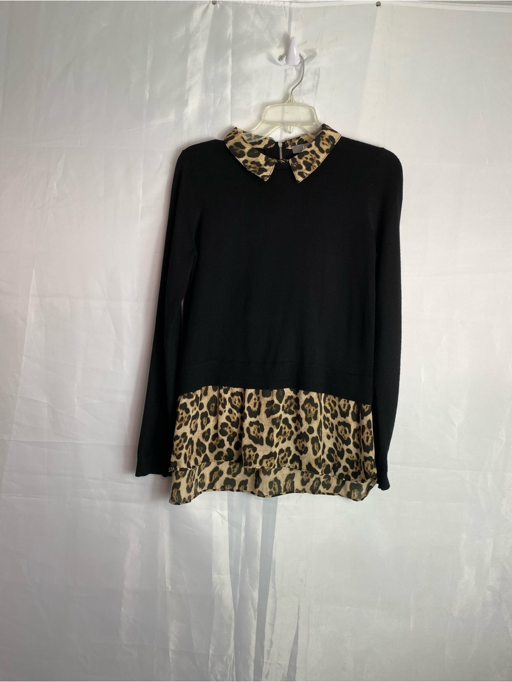 Marled Black Sweater Top with Leopard Print Collar & Hem